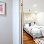Light Resort Style Haven In Darling Harbour