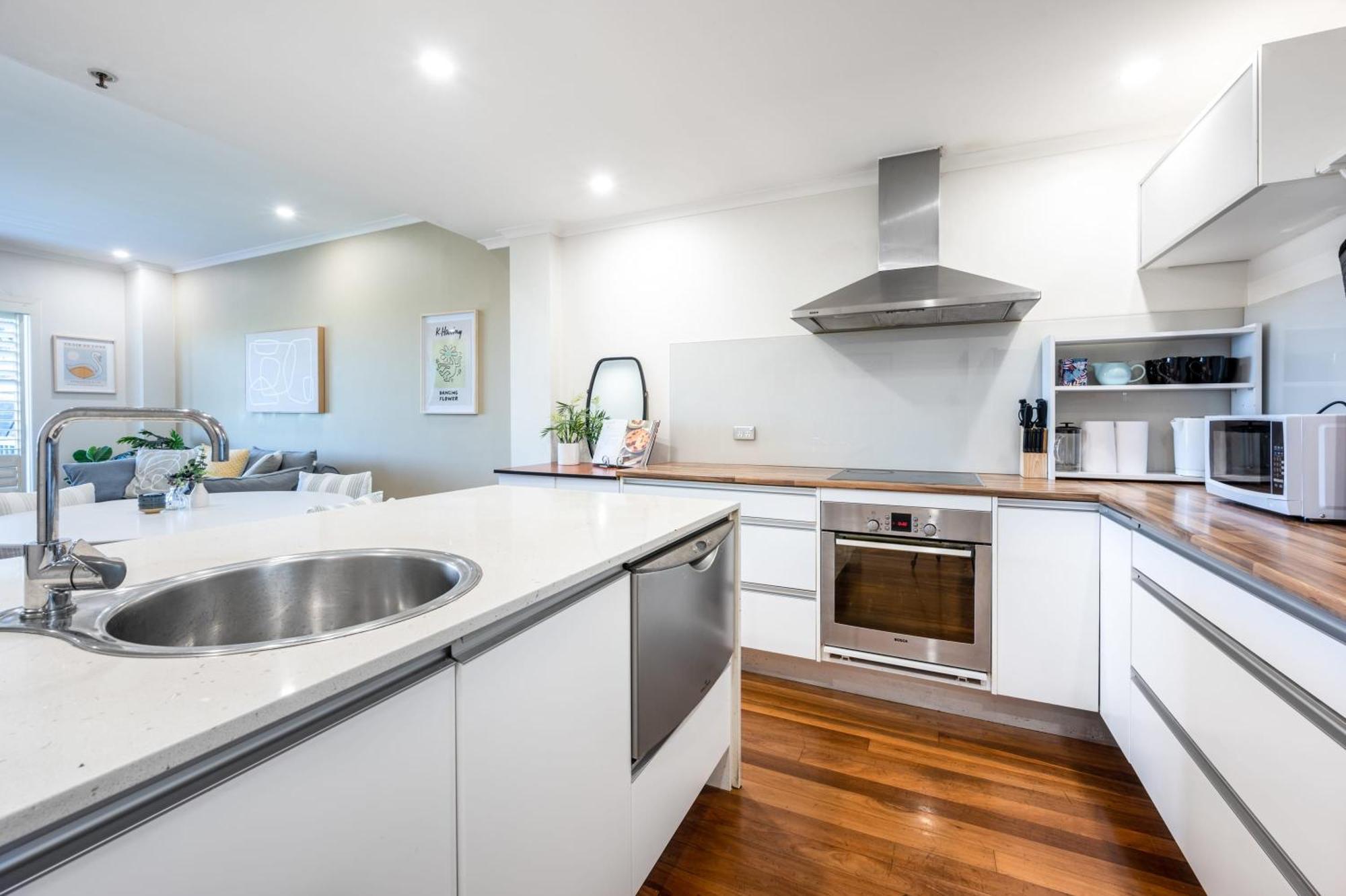 Light Style Haven In Darling Harbour *